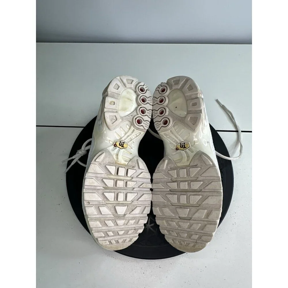 Nike Air Max Plus GS White Metallic Silver 2019 Size 5.5Y AR1852-100